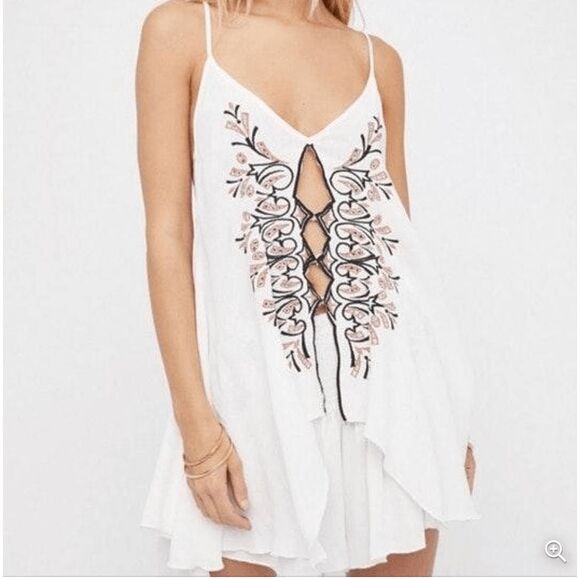 Free People La Luna Set, White Eyelet Tunic Top and Shorts, Sz Medium, MSRP $148 - Picture 1 of 12